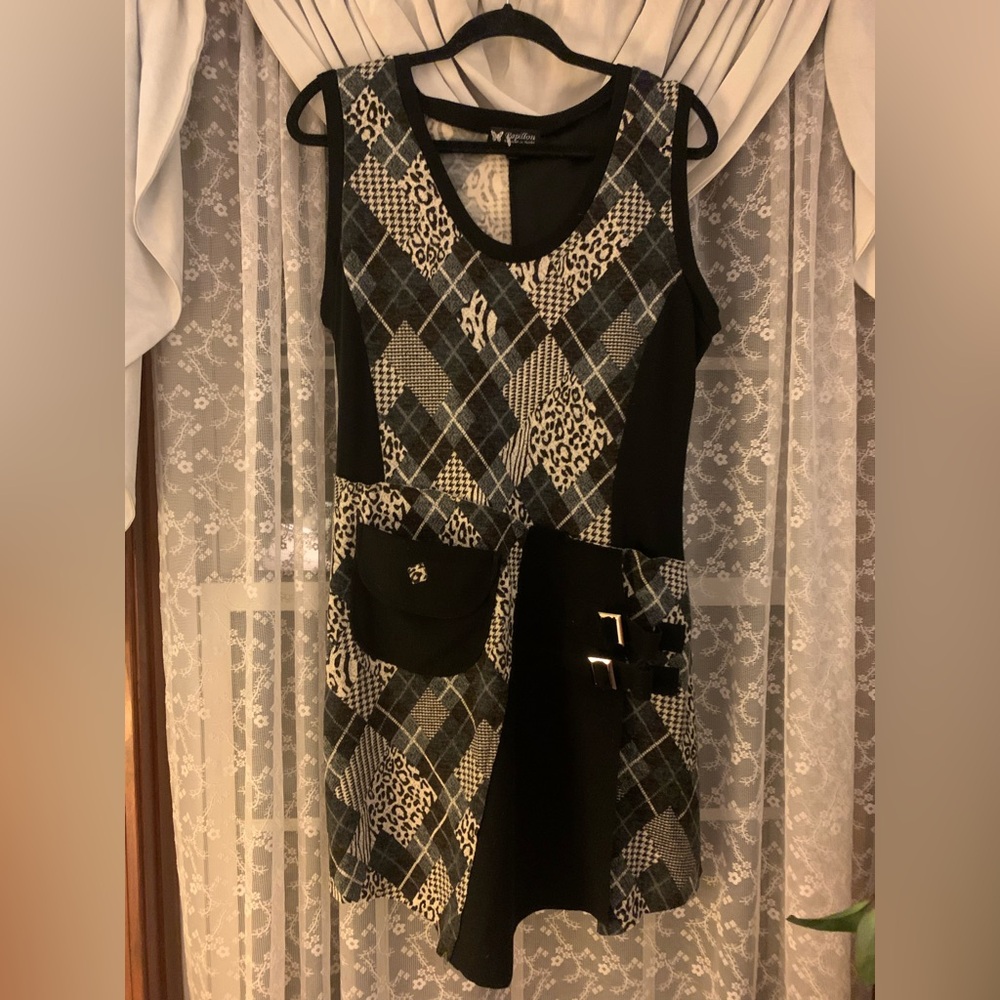 ❤️5 for $20❤️Papillon Blanc Black and Cream Patterned Sleeveless Mini Dress